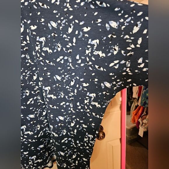 #378 Lularoe- LINDA- Batwing Dolman Sleeve Top- Various Colors - Picture 10 of 13